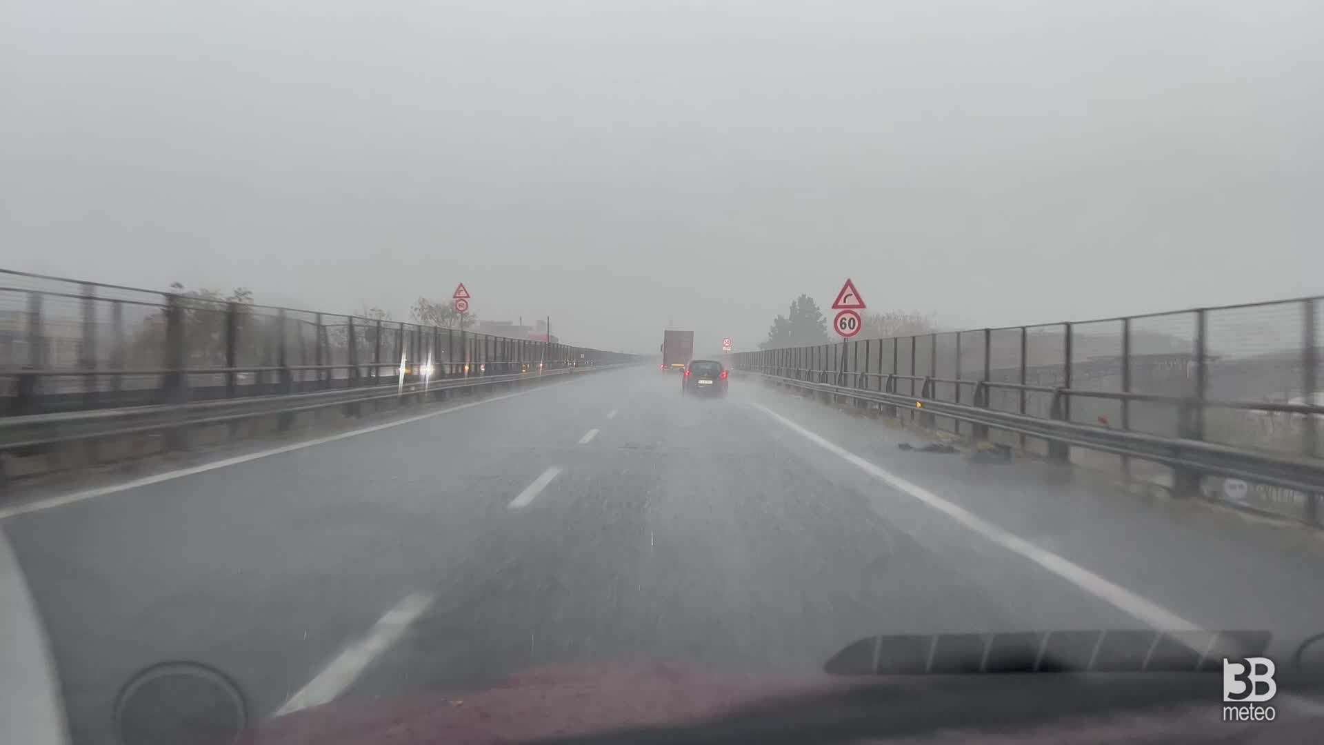 Napoli, giornata di maltempo: forti precipitazioni