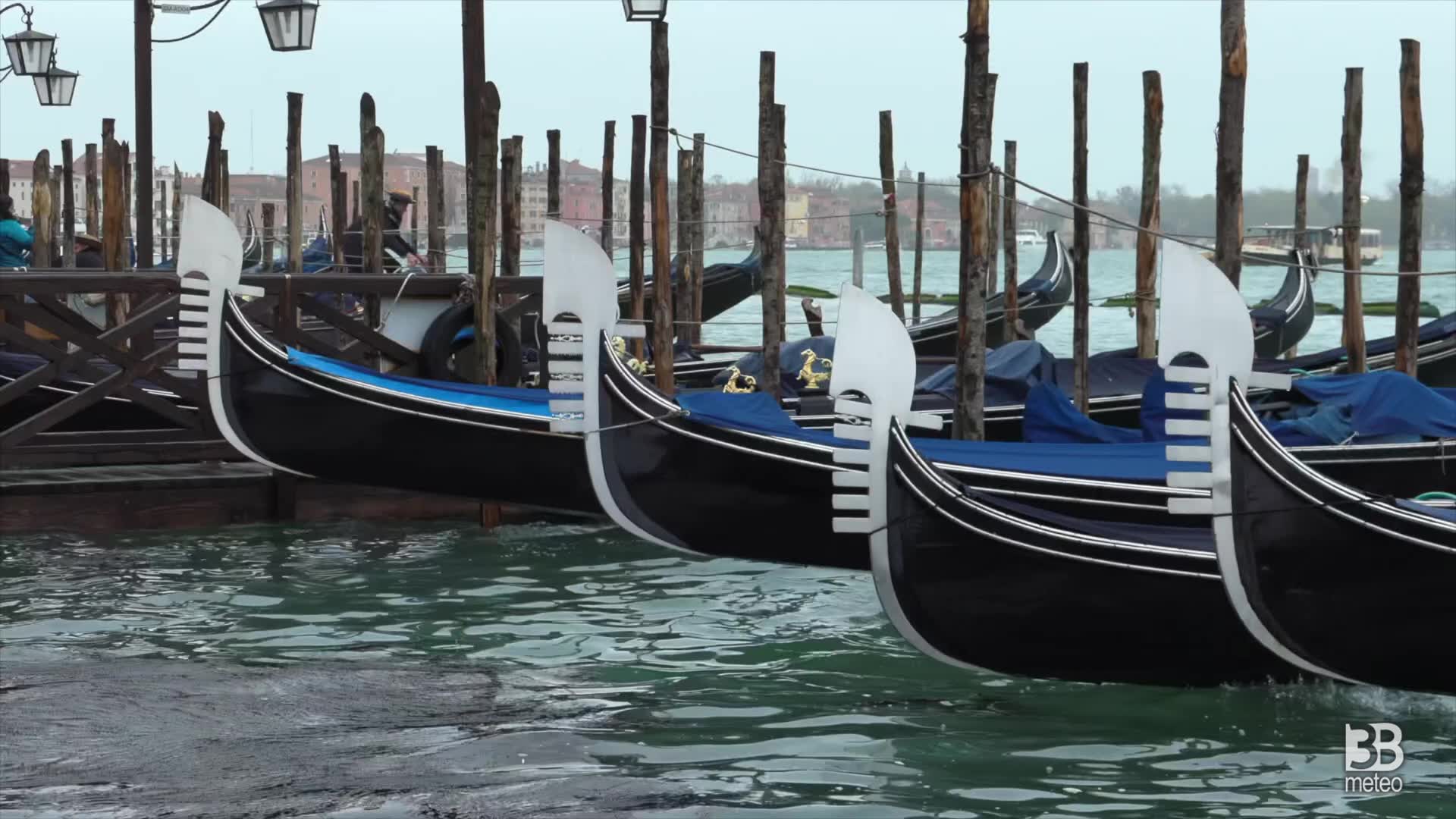 Acqua alta a Venezia nel lunedì di Pasqua: 