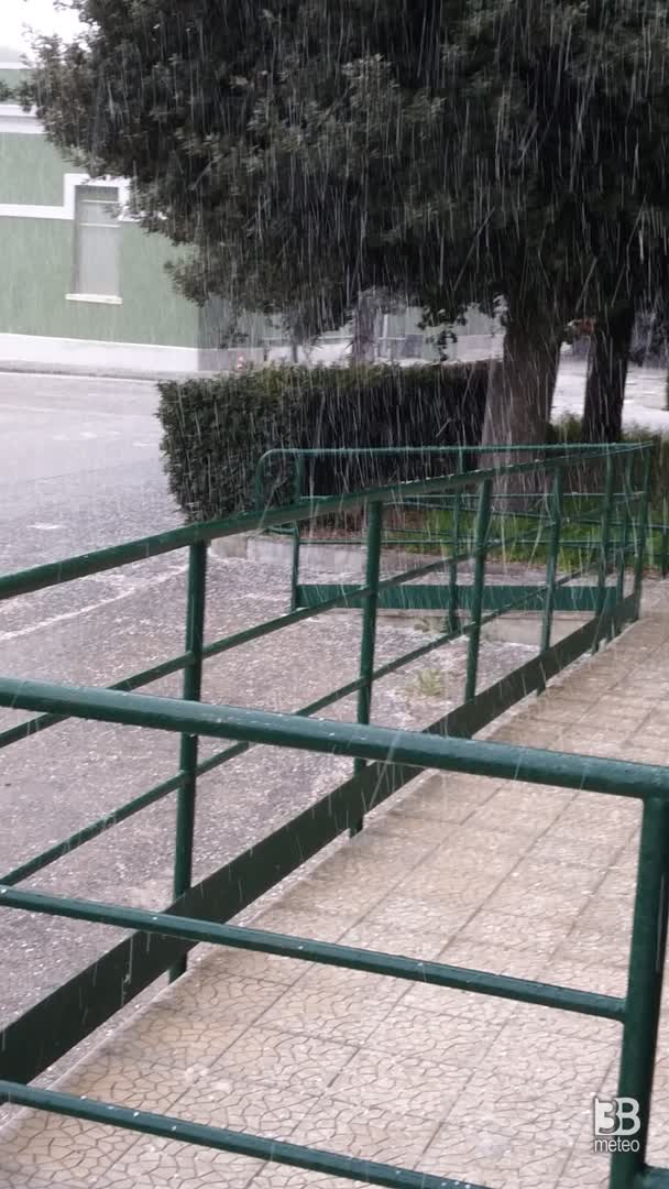 Cronaca meteo video: neve in Puglia, fiocchi anche a Brindisi