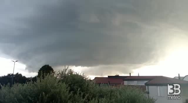 Cronaca meteo - Venezia. Tornado a Santa Maria di Sala - Vidro