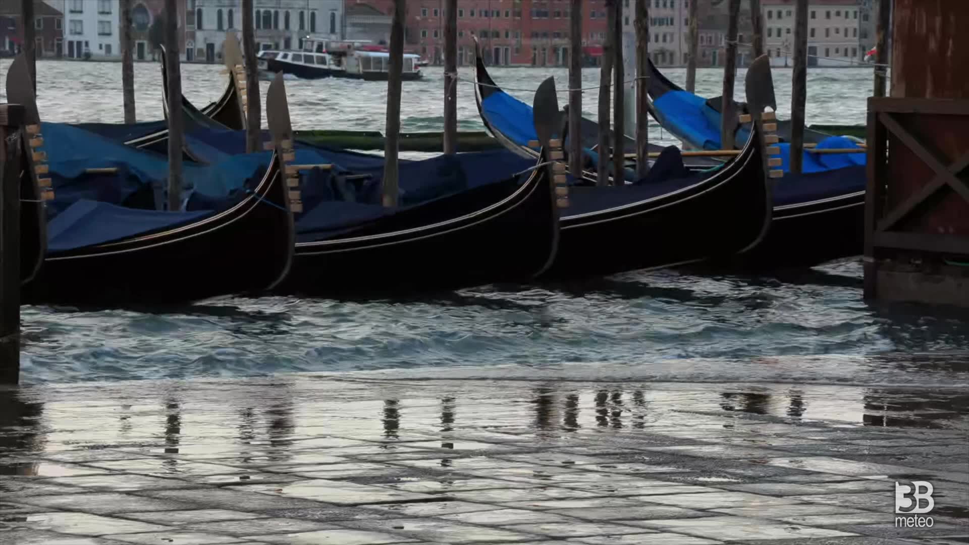 Acqua alta a Venezia, picco 90cm: parte P.za San Marco allagata