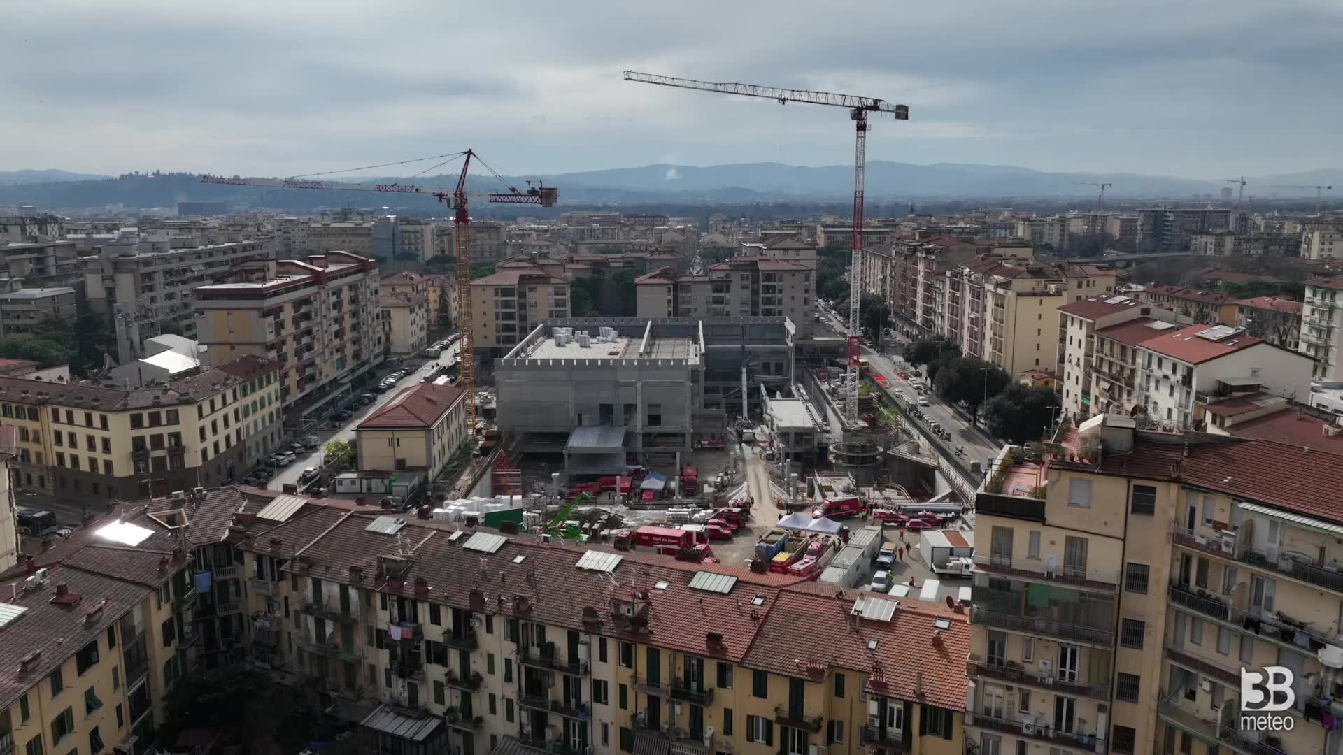 Crollo in un cantiere a Firenze, le immagini dal drone: 