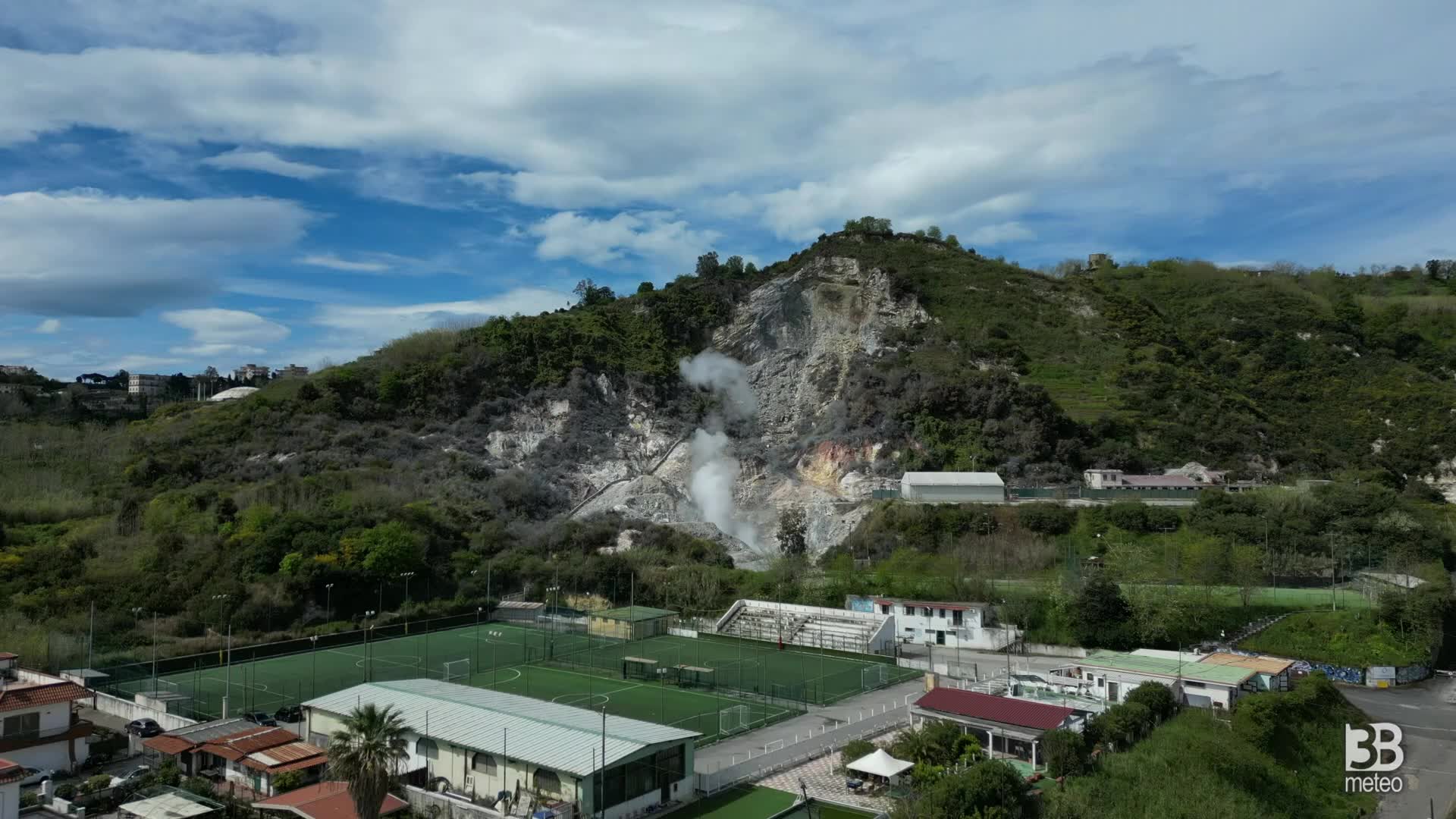Campi Flegrei, il vulcano Agnano: le immagini dal drone