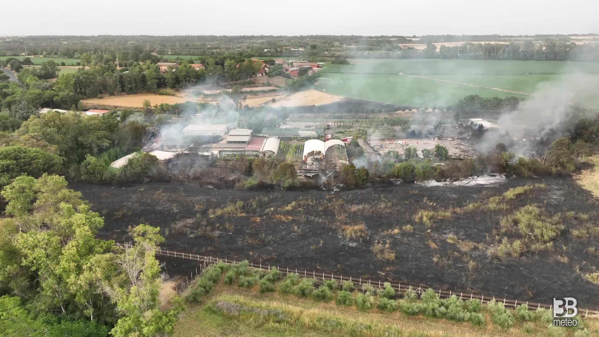 Incendio sull'Ardeatina, immagini dal drone: 