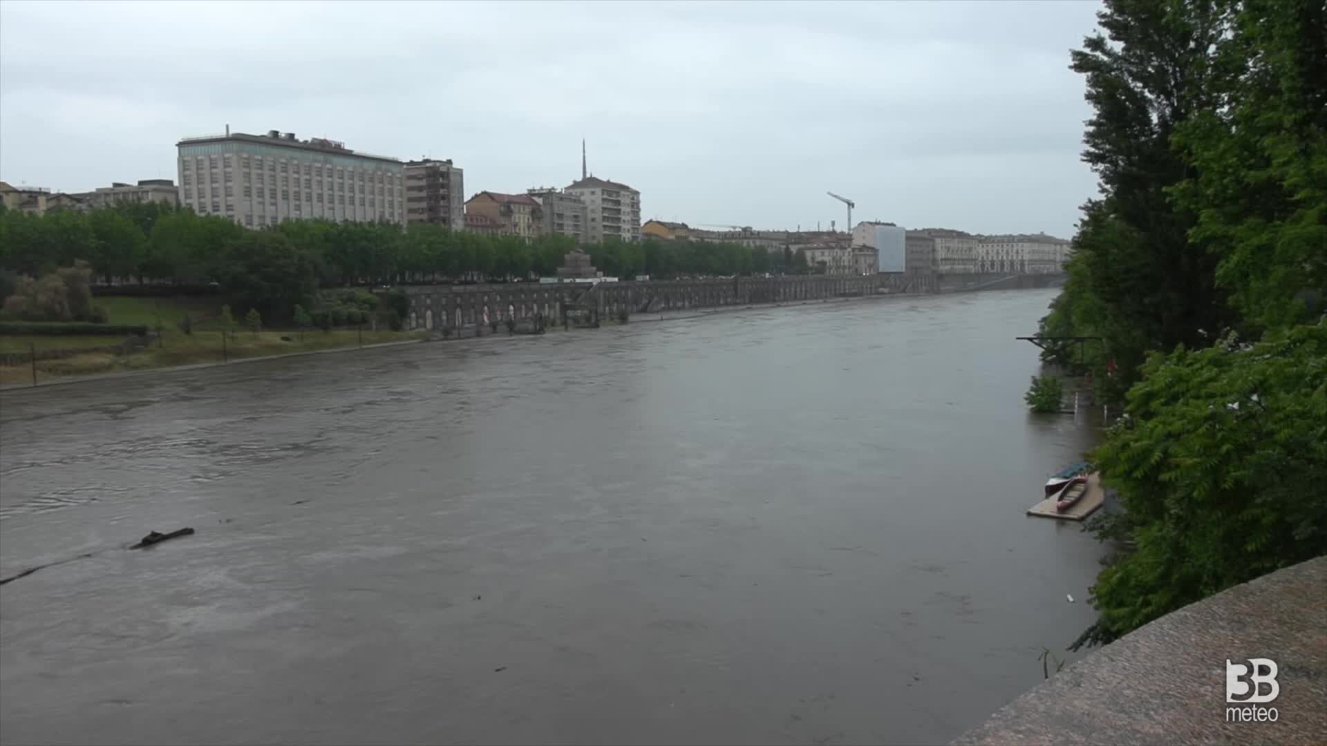 Torino, si innalza livello Po: sospese attività sul fiume