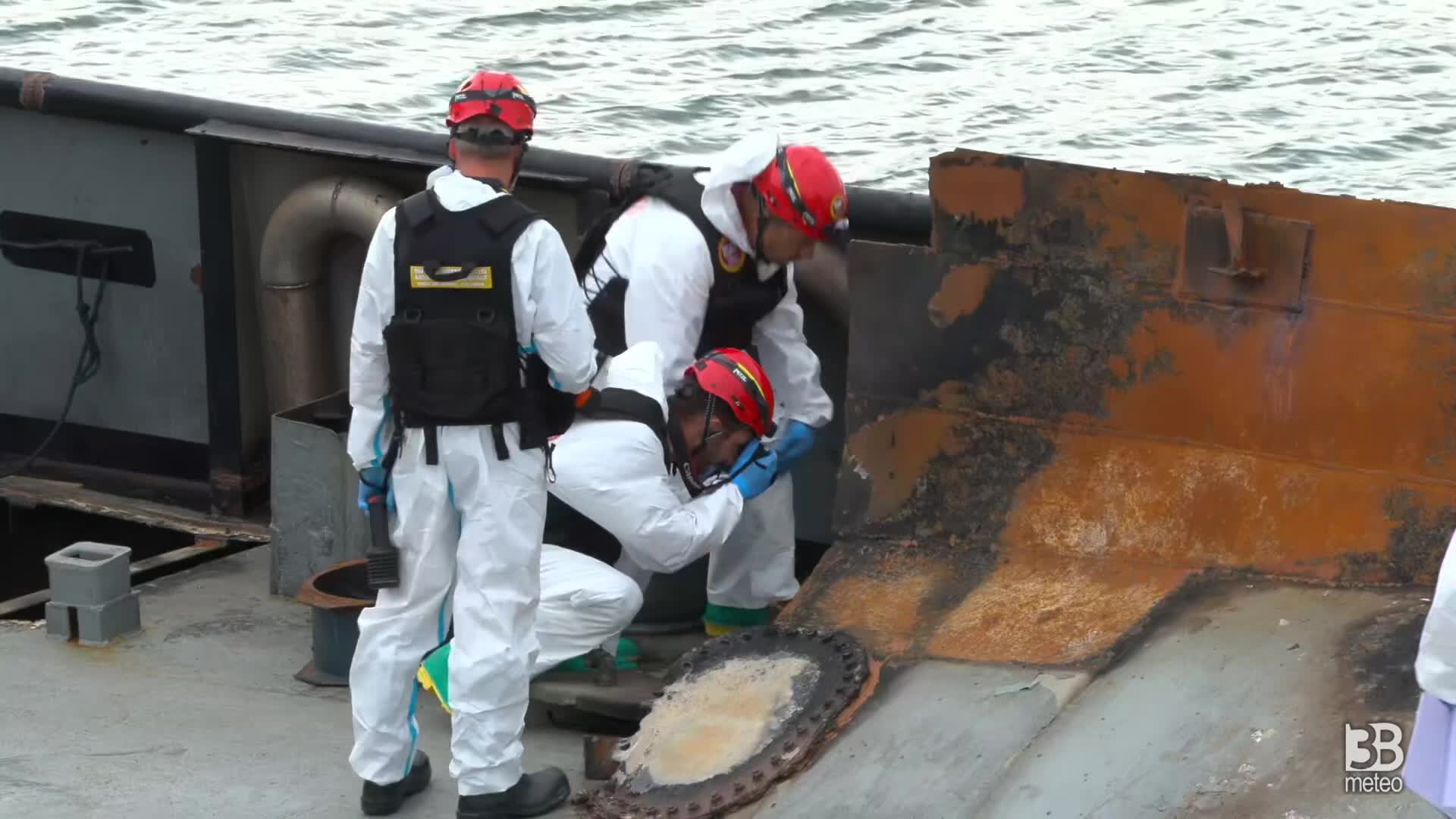 Crotone esplosione rimorchiatore: rilievi a bordo imbarcazione
