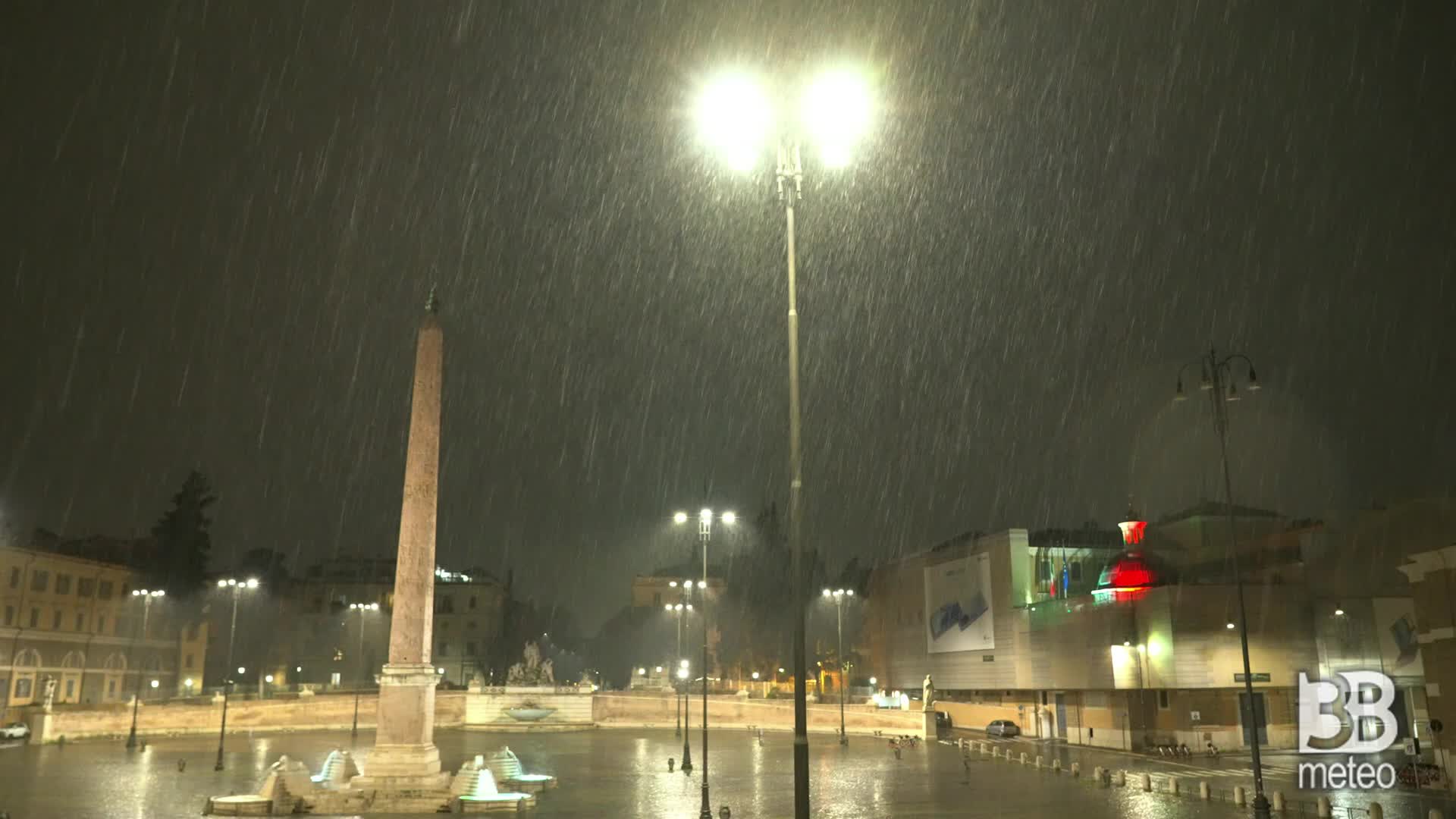 Il centro di Roma sotto la neve: il clou tra le 4.00 e le 5.00