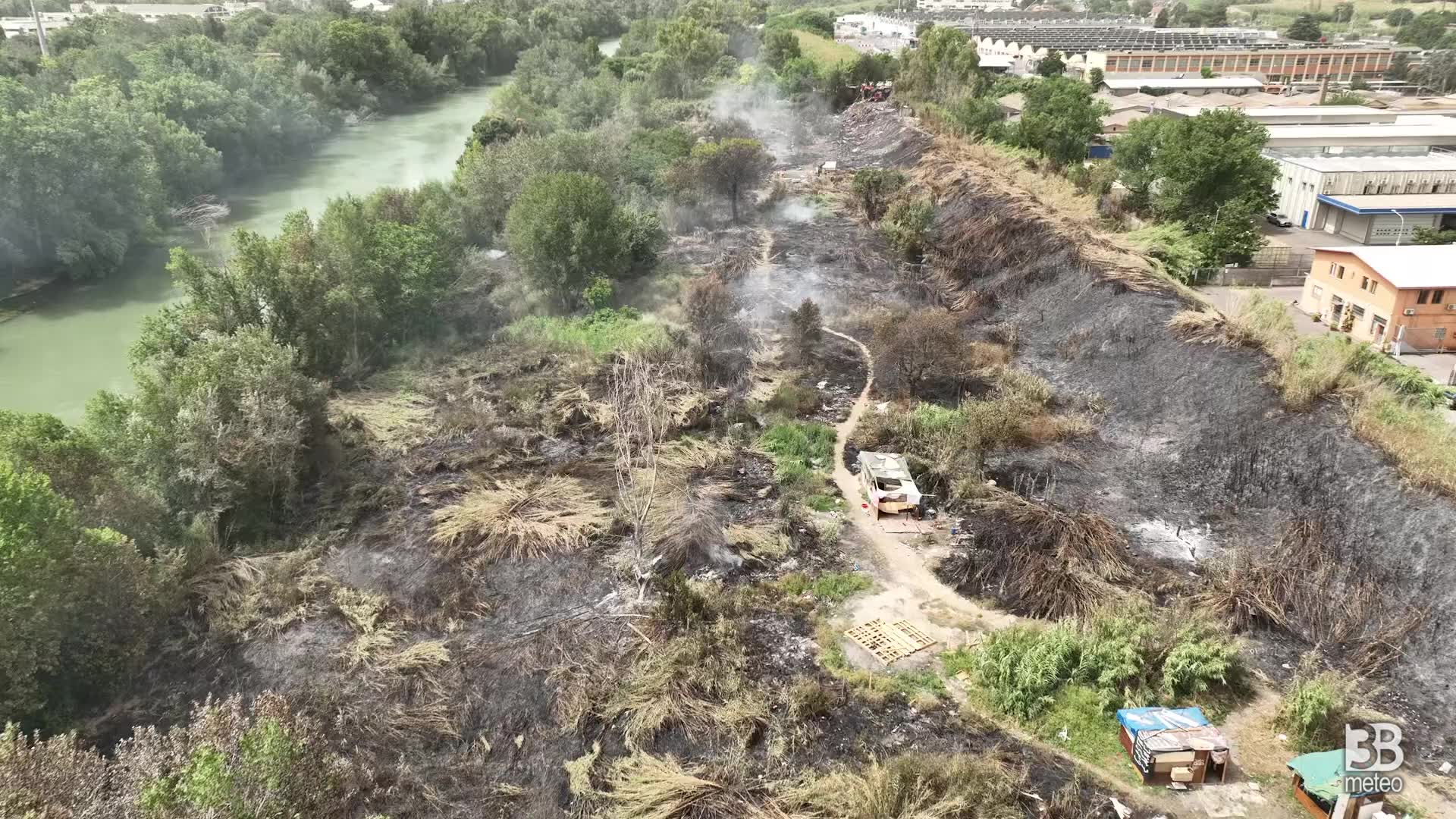 Incendio zona Magliana: day after visto dal drone, ruspe al lavoro: 