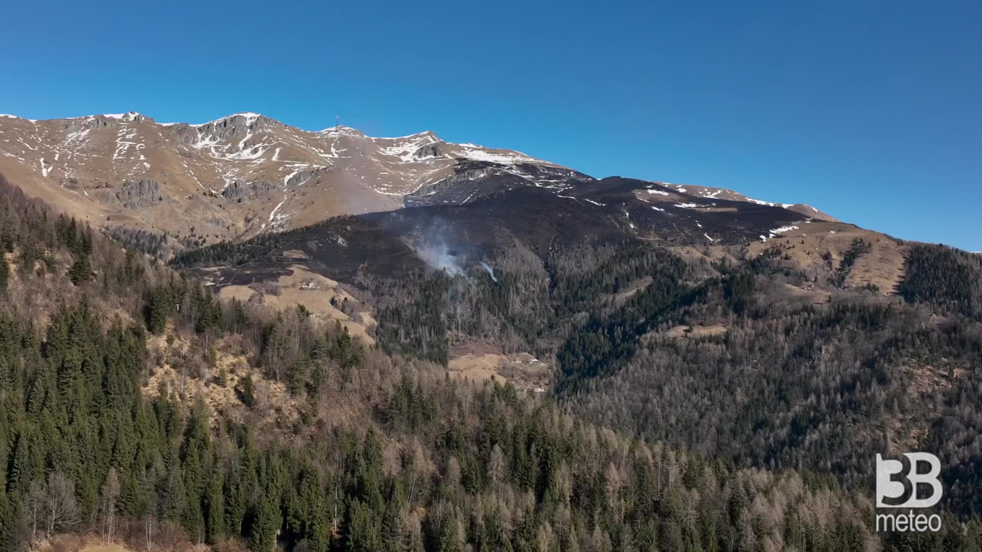 Incendio Collio, nuovi focolai: le immagini dal drone