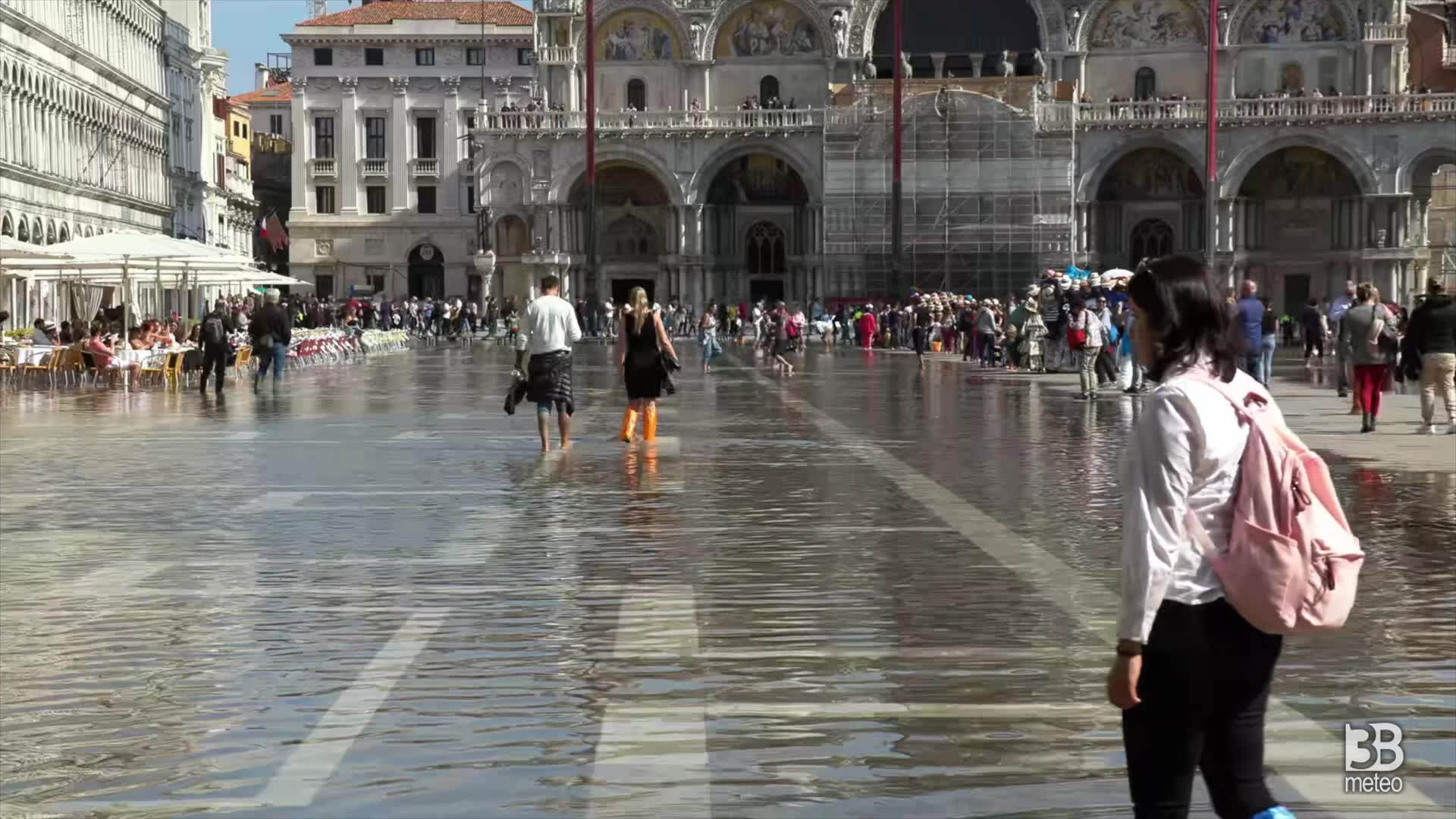 Acqua alta a Venezia: Piazza San Marco si allaga