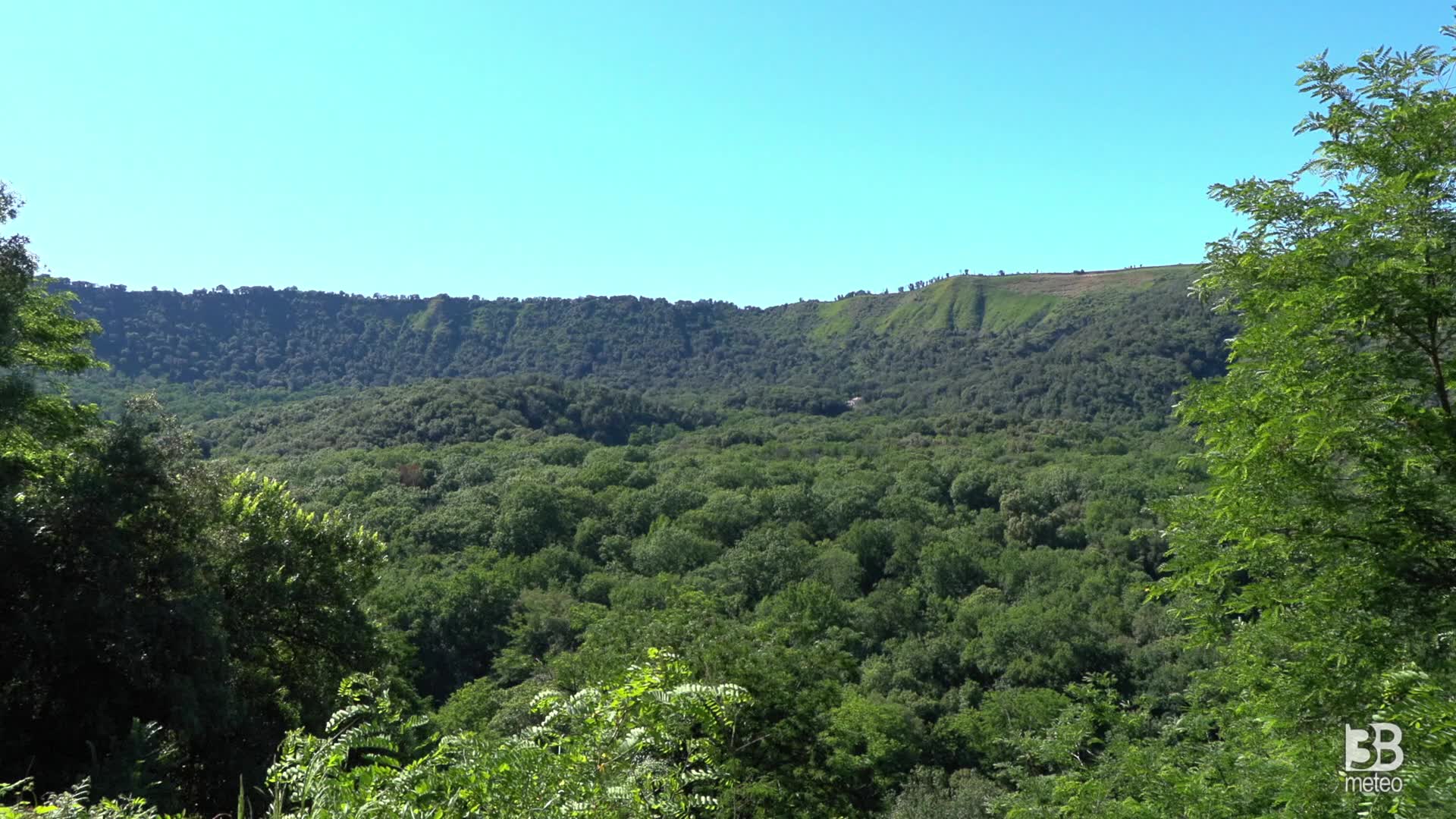 La riserva naturale Cratere degli Astroni, un'oasi di biodiversità: 