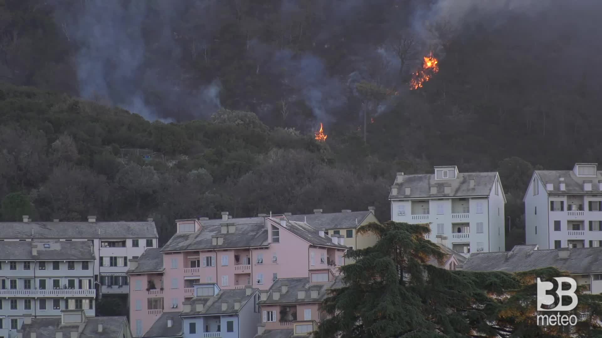 Incendi anche in Liguria: fiamme sul Monte Moro