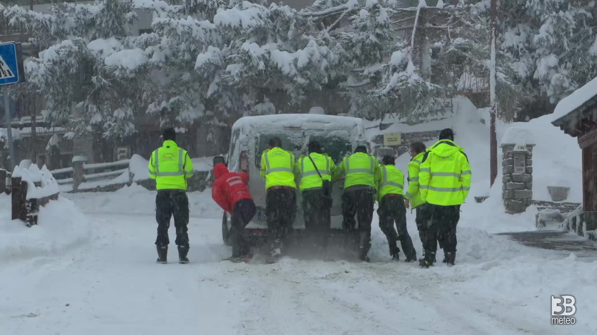 Courmayeur, intensa nevicata: auto in difficoltÃÆÃÂ 